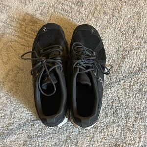 On Cloud womens tennis shoes - Cloud 5 - size 7.5